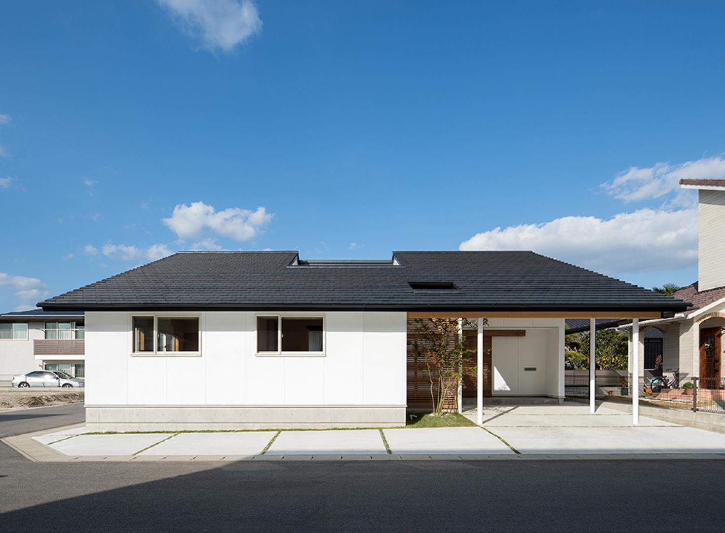 洗練された平屋建ての家